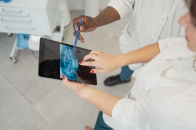 7 Key Steps to Choosing Your Next Medical Professional