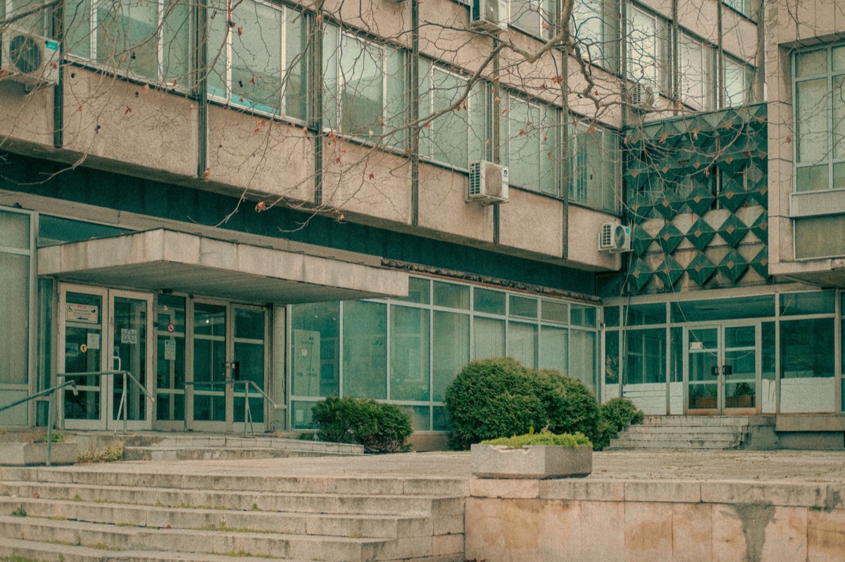 entrada a centro médico